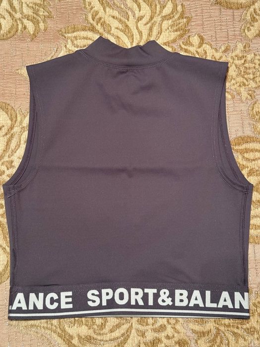 Спортивный женский топ