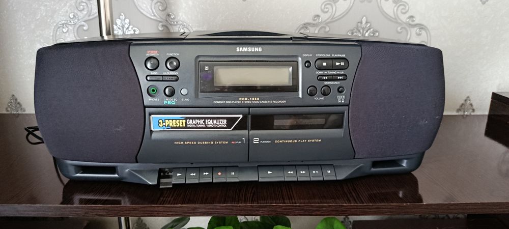 Магнитофон Samsung