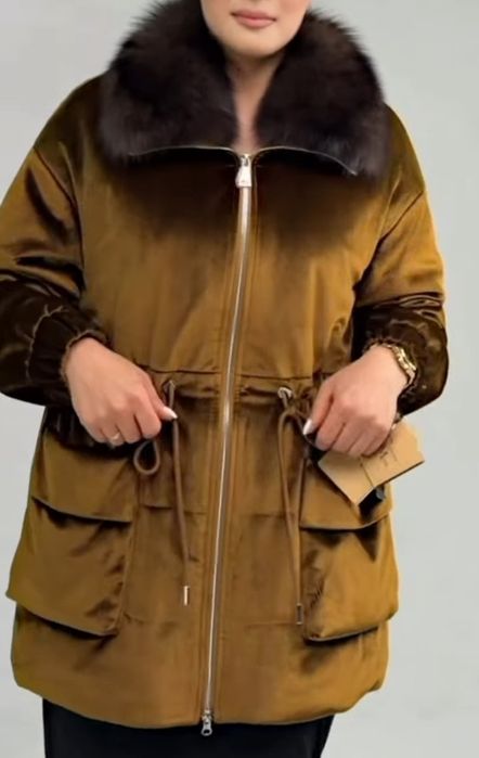 Продам брендовой куртку с соболь воротником