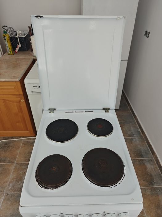 Готварска печка Indesit I5E52E(W) KZ – 50 см