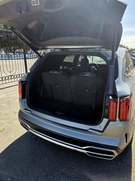 Продаётся кия соренто 2.5  7местый