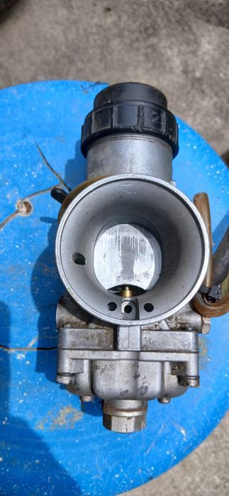 Vând carburatoare 2T