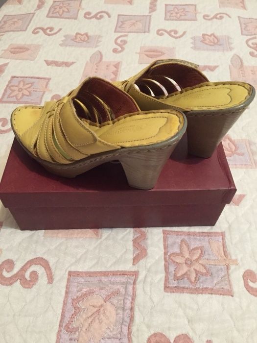 Босоножки продам