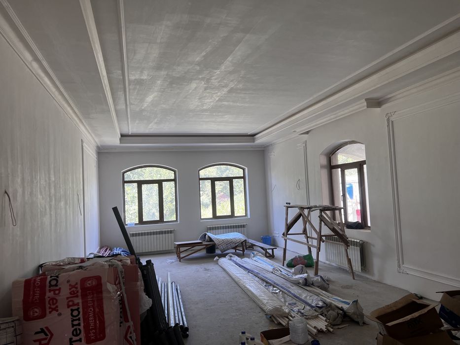 Сотилади.2 каватли.Сувни бўйида 75% битган ремонт