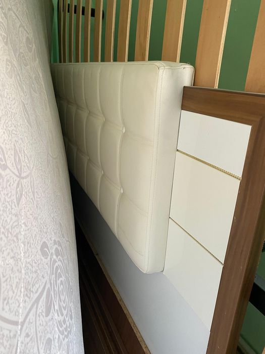 Спальный кровать