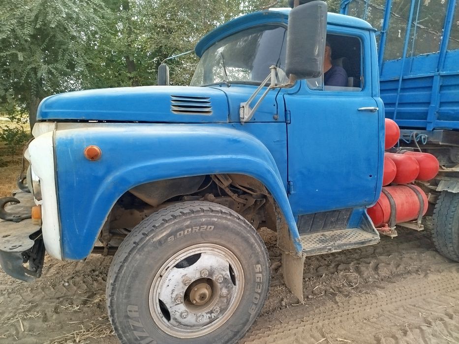 Zil kalxida 2 pritsep bilan