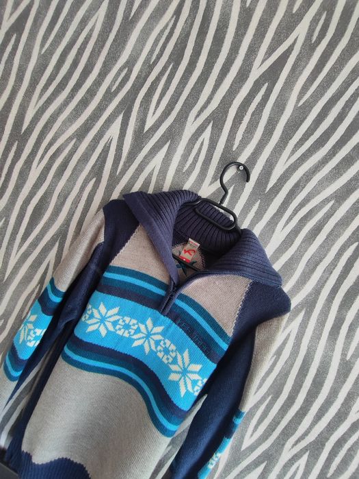 Пуловер KARI TRAA 50% вълна размер М