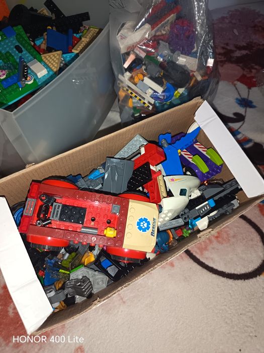 Vând lego Kg și tot