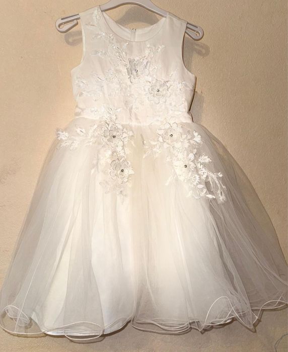 Платья на выпускной детскии по 5000