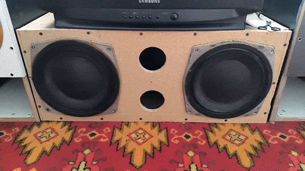 Динамиклар сотилади