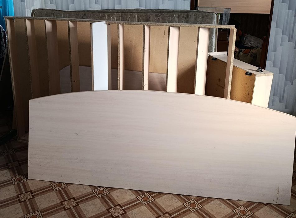 Кровать с матрасом