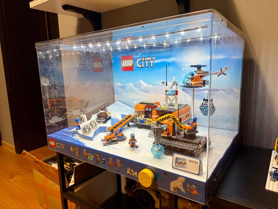 Lego 60036 Display case Sunet + Led - raritate