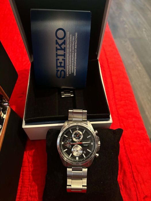 Ceas seiko și ceas Jaguar