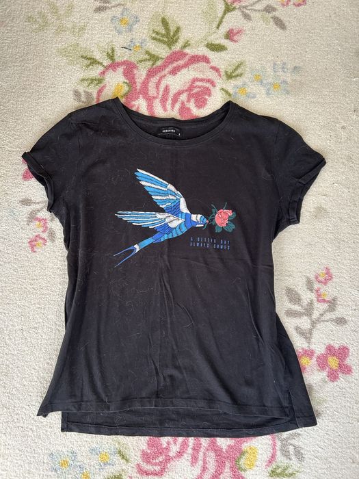 Продавам маркови тениски, размер S!