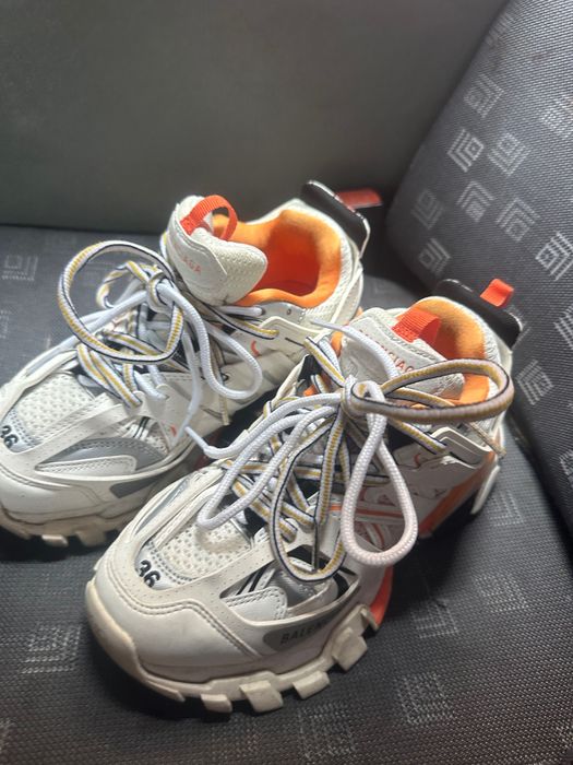 Balenciaga track
