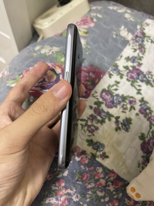 Продаю Samsung J1 2016 без экрана
