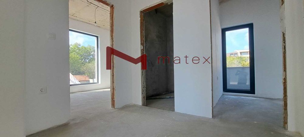 БУТИКОВА КЪЩА- Ален Мак - Траян Кателиев