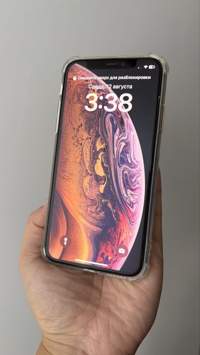 Продам IPhone XS