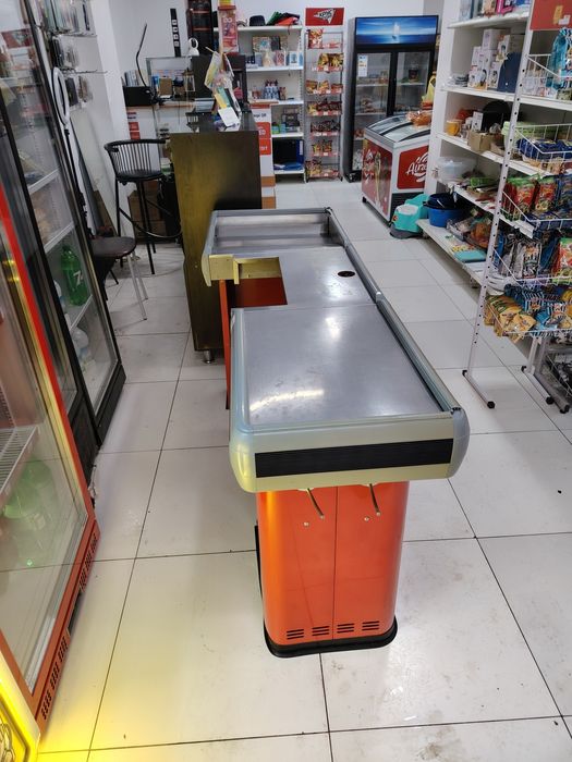 Продам кассовый стол