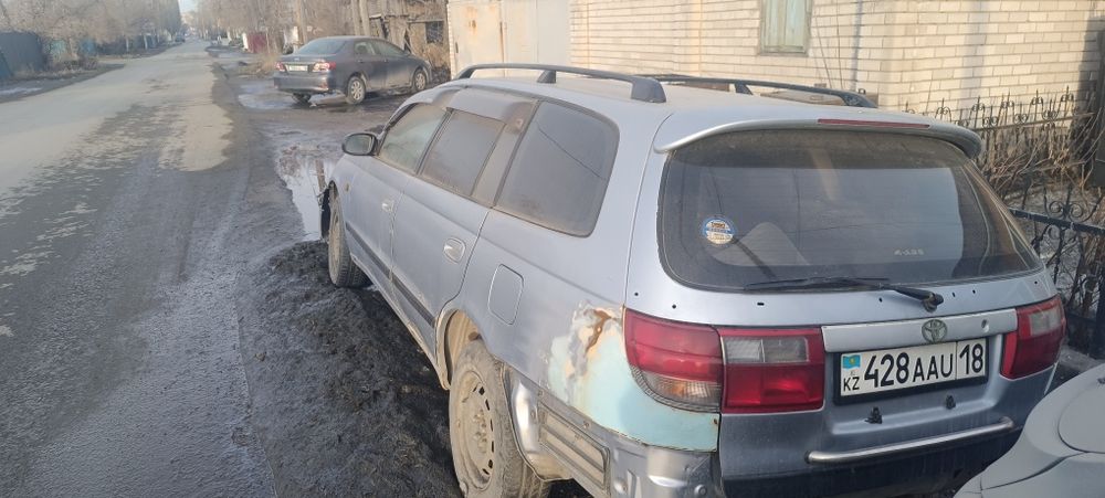 Продам Тойоту калдину 4wd 2.0 акпп