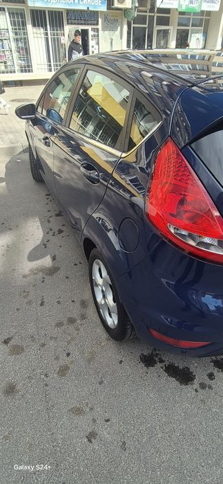 Продавам форд фиеста