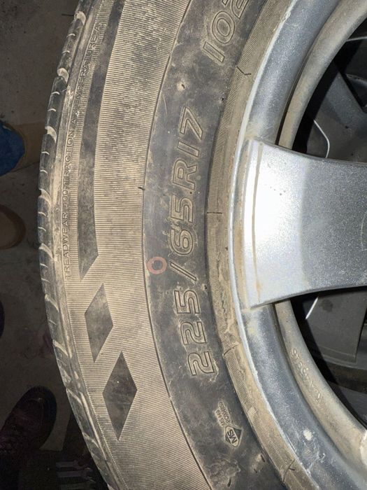 Продам покрышки с дисками