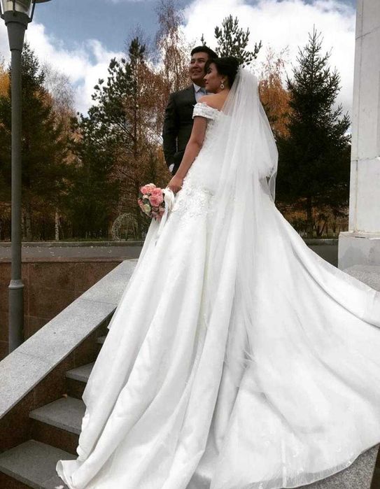 Свадебное платье б/у