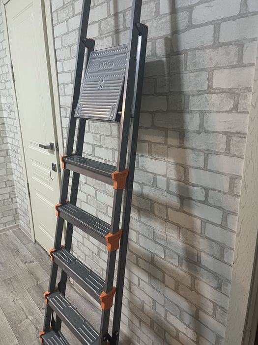 Продаю Стремянка  6ступеней