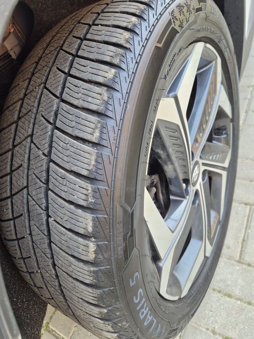 Vând 4 anvelope iarnă Barum Polaris 5 235/50 R19 VXL
