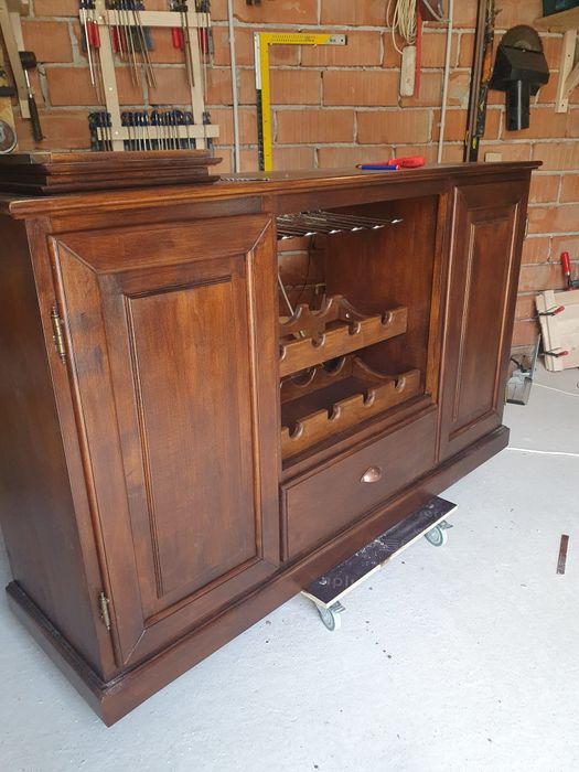 Execut lucrari de tamplarie din lemn masiv