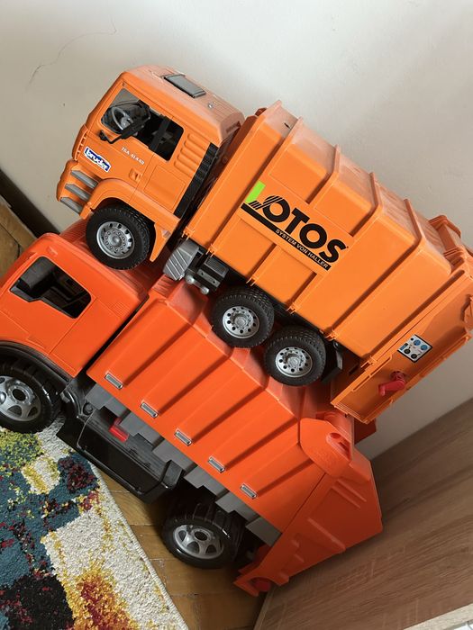 Jucari camioane de gunoi