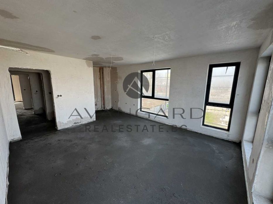 Продава се Тристаен апартамент в Пловдив, Кършияка - 113 кв.м за 805 €/кв.м - Снимка #1
