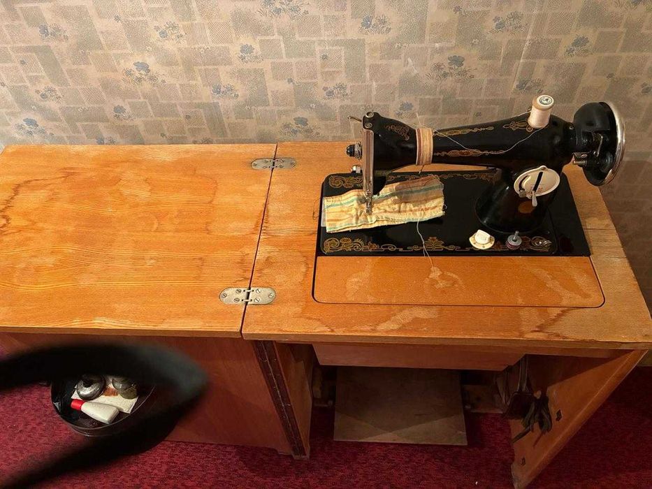 Швейная машина ножная