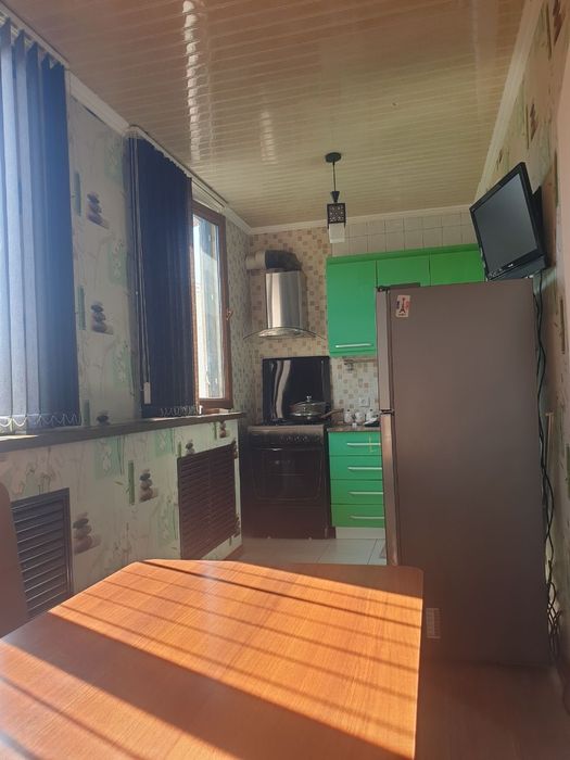 Yunusobod 18 kvarta, 77 seriya, 2+1 xonali, 60 kvardat
