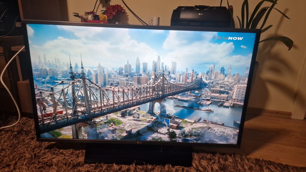 Lg smart Tv web os,diagonala 101cm