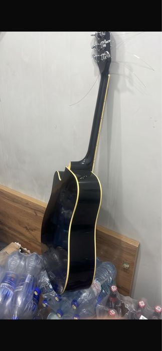 Гитара аккустическая