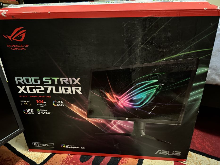 Vand monitor ASUS 27” 4K model XG27UQR