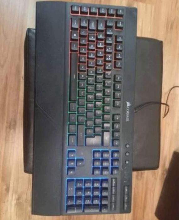 Геймърска клавиатура corsair