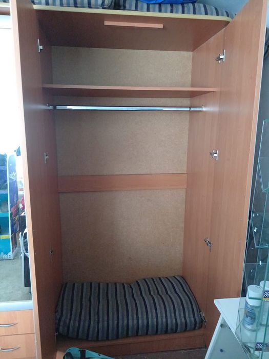 Продам в хорошем состоянии шифонер. Самовывоз.