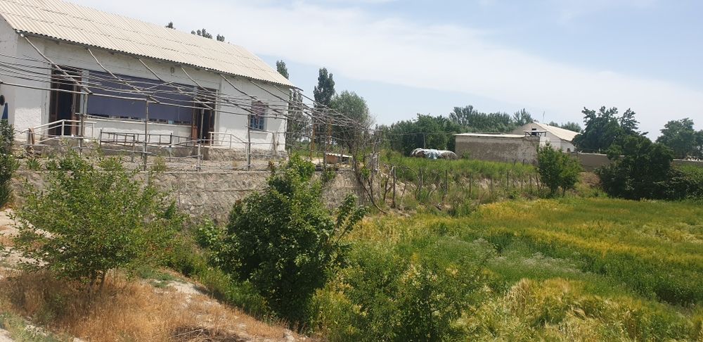 Uy sotiladi 2 xujalik XATIRCHI TUMANIDA