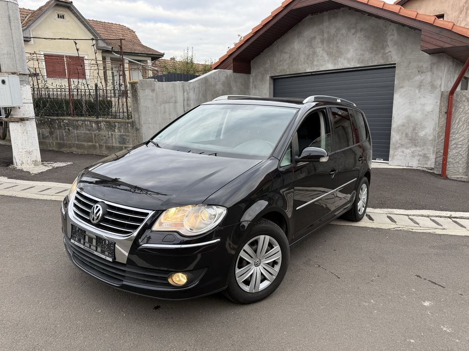 Touran ~ Automat ~ 2.0 TDI ~ Xenon ~ An 2008 ~Cârlig remorcare~