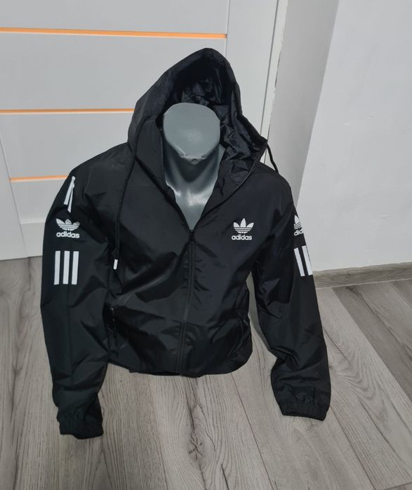 Geaca Adidas de primăvară