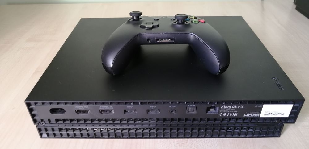 Игровая приставка XBOX ONE X