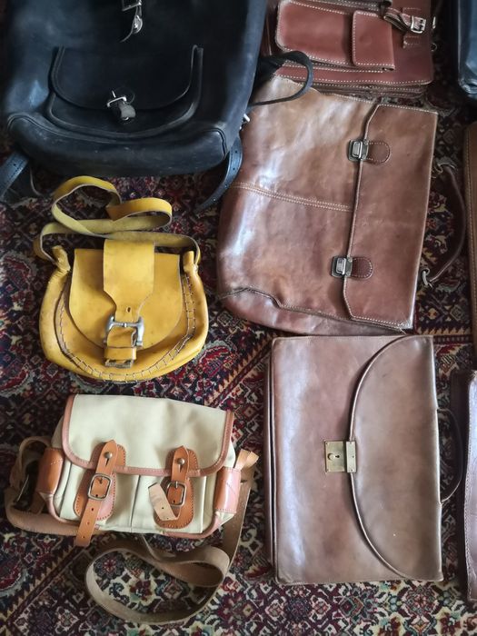 Genți vechi din piele.
Preț și detalii la poza 2. Preț fix