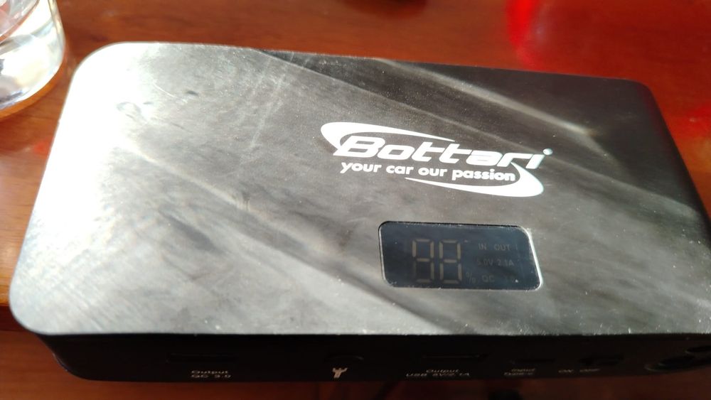 Robot pornire Auto BOTTARI 30318, 10400mAh, 1200A, 12V