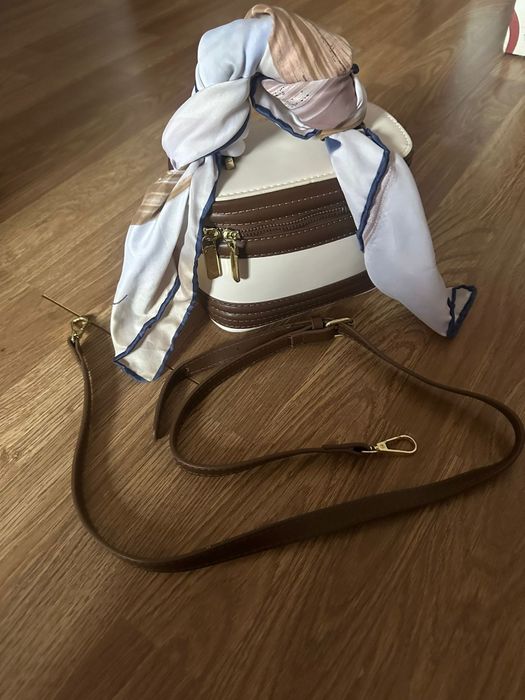 Дамска чанта с кърпа – стилна и компактна