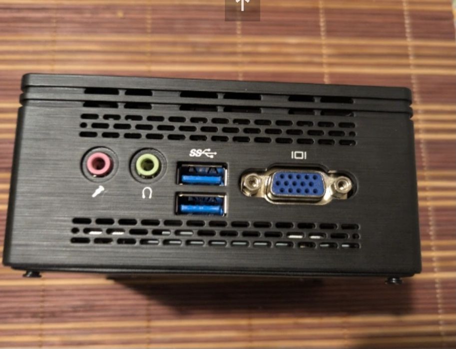 Мини компютър GIGABYTE Brix-3350C