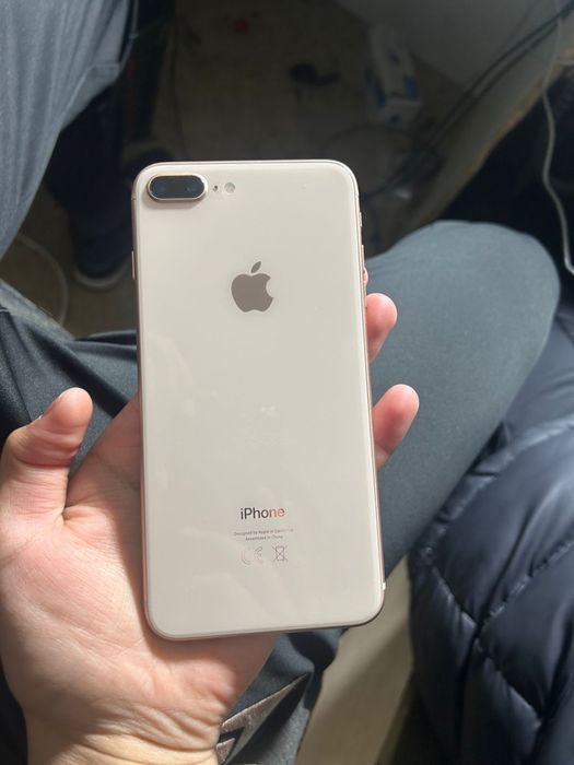 Айфон 8 + плюс