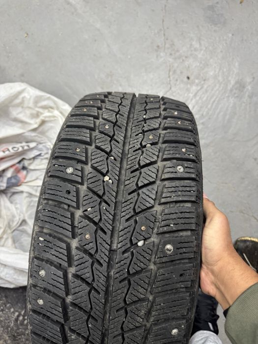 Продам зимние шины шипы