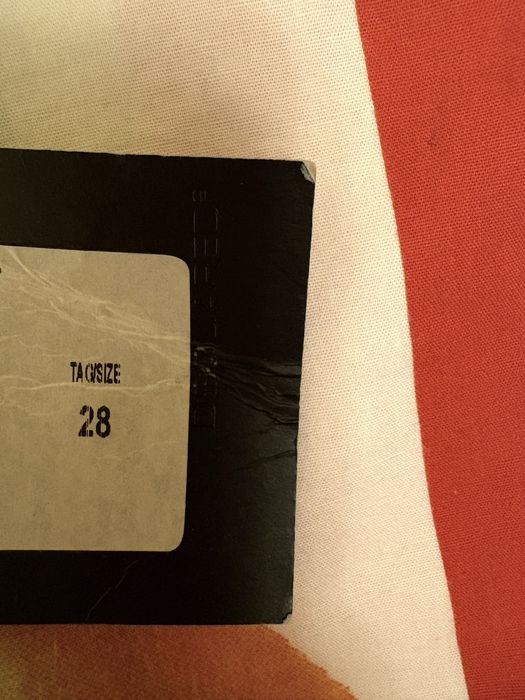 Продавам нови  дамски дънки 28 номер